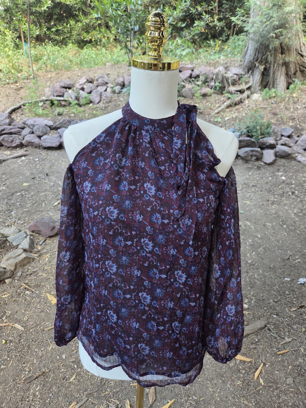 LOFT NWT Women's Cold-Shoulder Floral Blouse in Deep Plum Size XXS